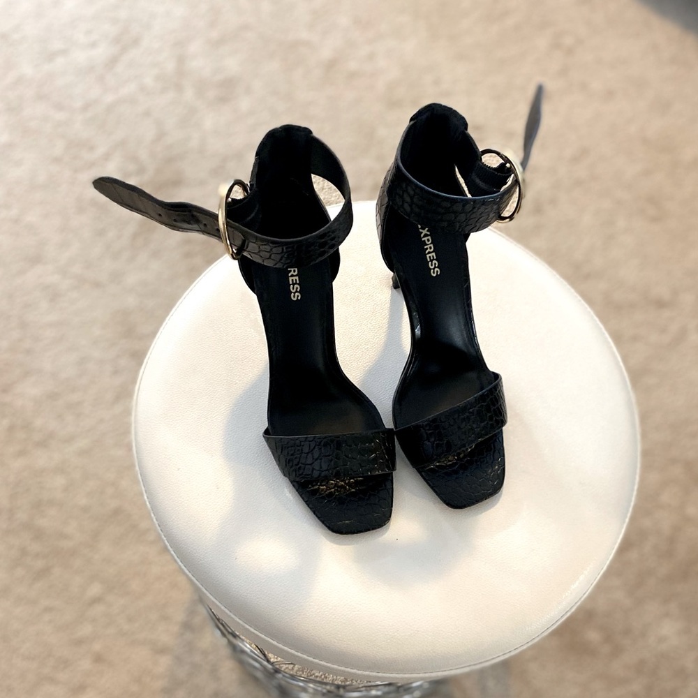 Open Toe Ankle Strap Shoes.